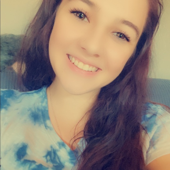 Meet your Posher, Mykaela - Picture 1 of 1